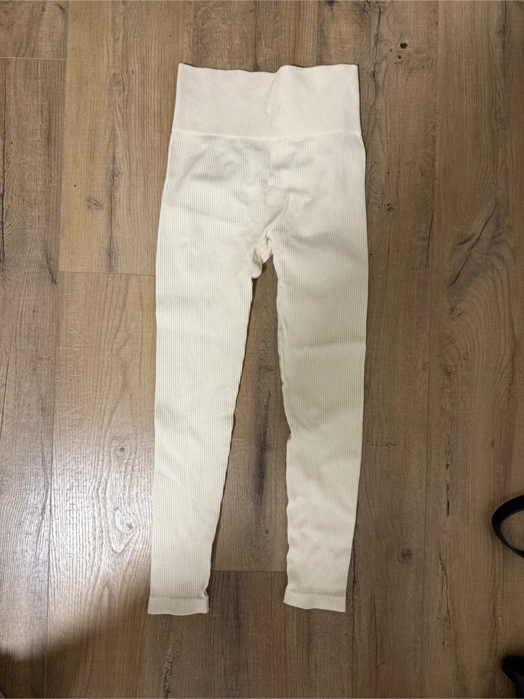 SHEIN Ribbed Cream Leggings - Size Small image indicator(2)