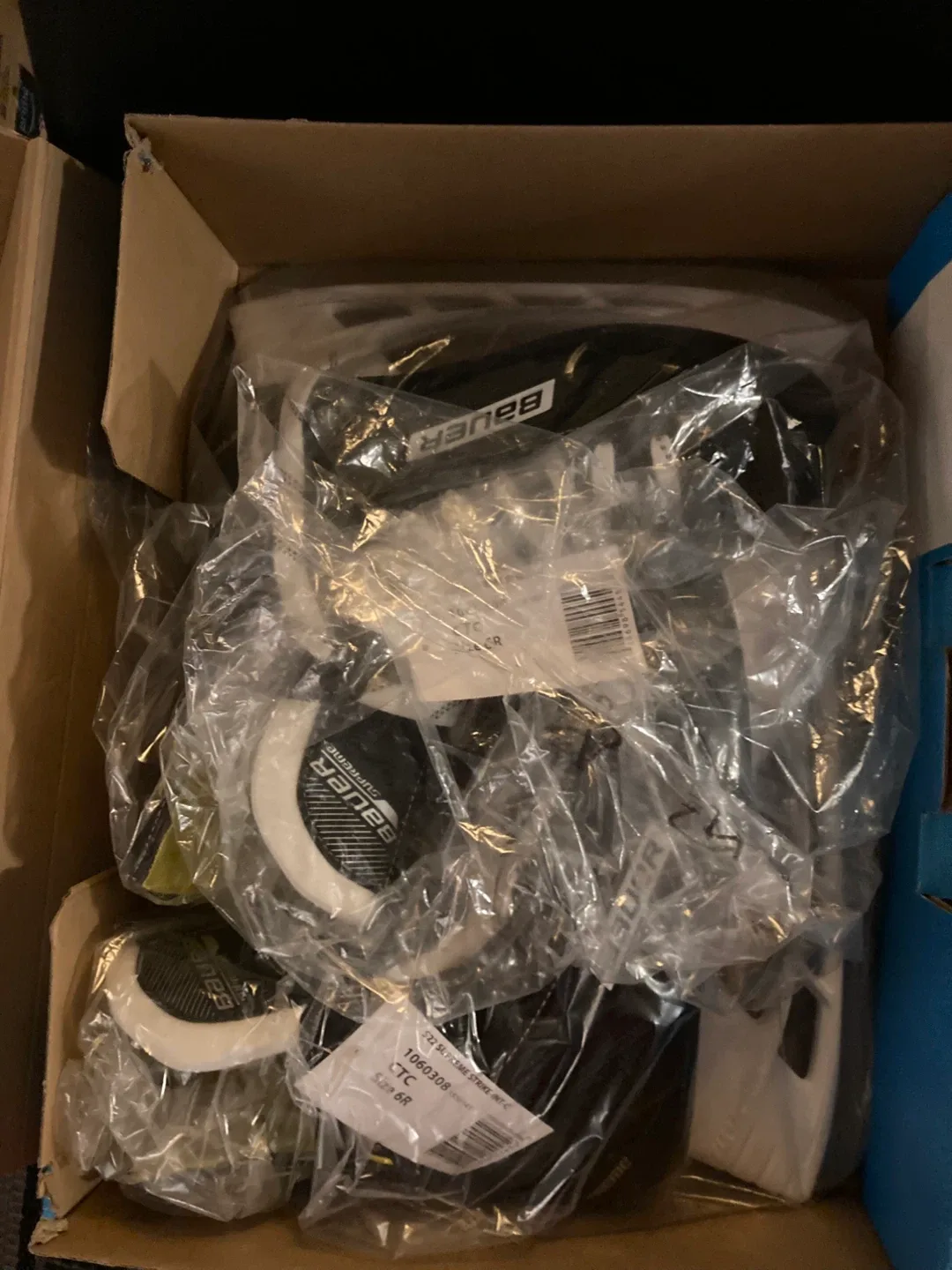 BRAND NEW Bauer Vapor Volt 2.0 Roller Hockey Skates - Size 6.0R