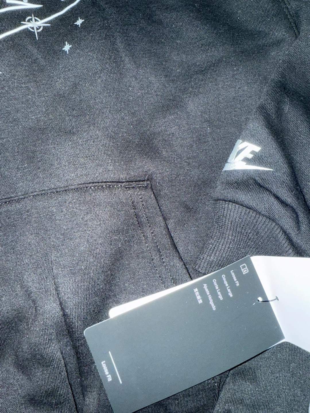 New Nike Boys' Black Hoodie - Size 6 M - photo 3