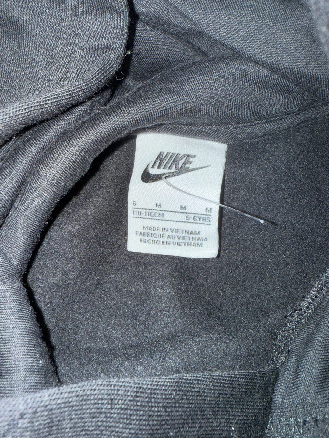 New Nike Boys' Black Hoodie - Size 6 M - photo 4