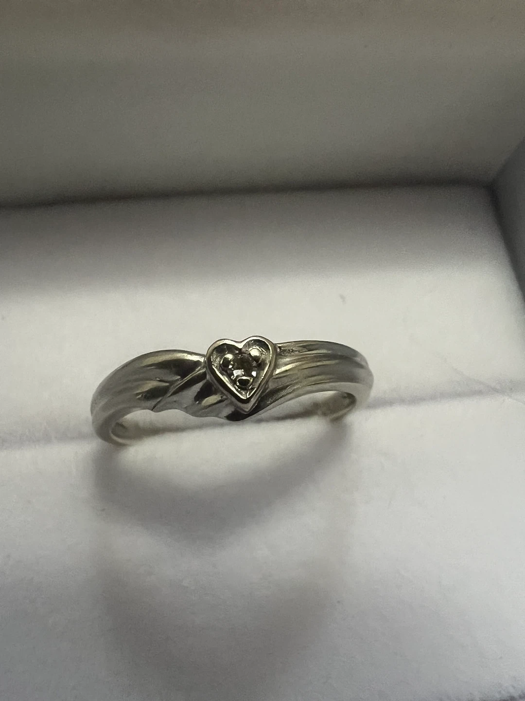 10K Gold Heart Diamond Ring - photo 2