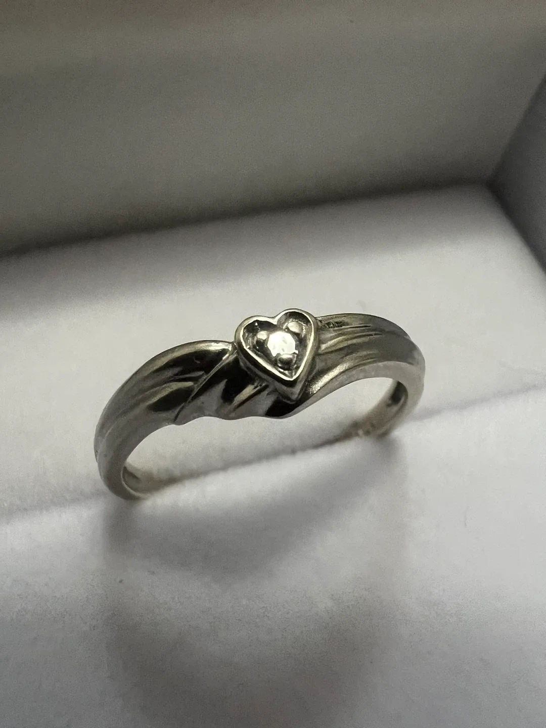 10K Gold Heart Diamond Ring