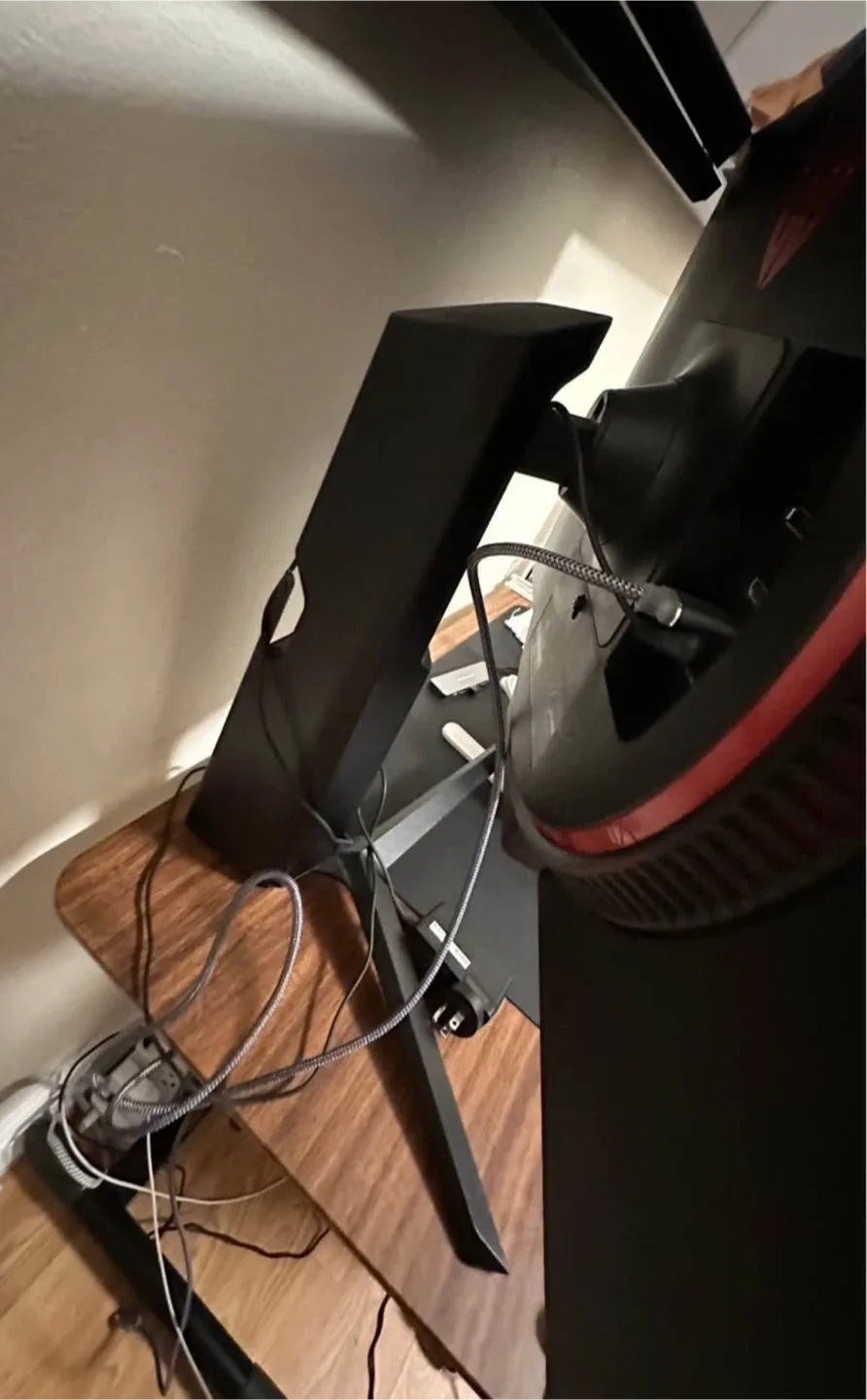 LG UltraGear G-Sync Gaming Monitor image indicator(6)