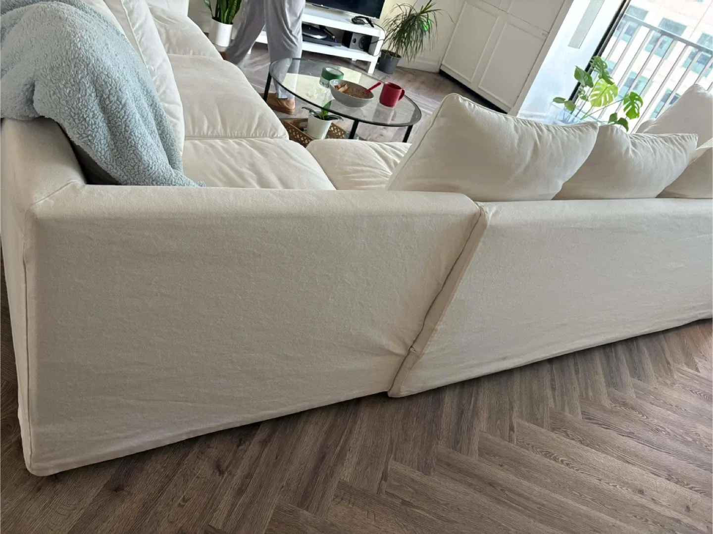 White Modular Sectional Sofa image indicator(2)