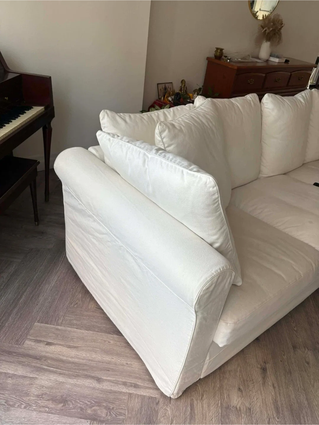 White Modular Sectional Sofa image indicator(3)