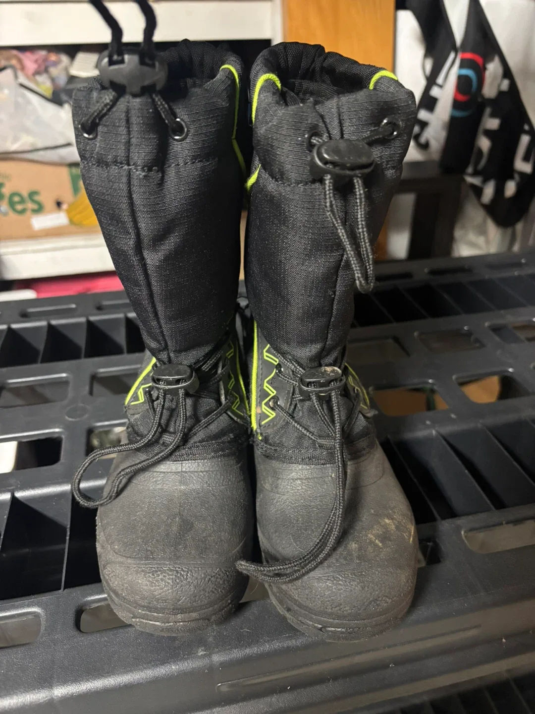 Boys winter boots size 13 image indicator(3)