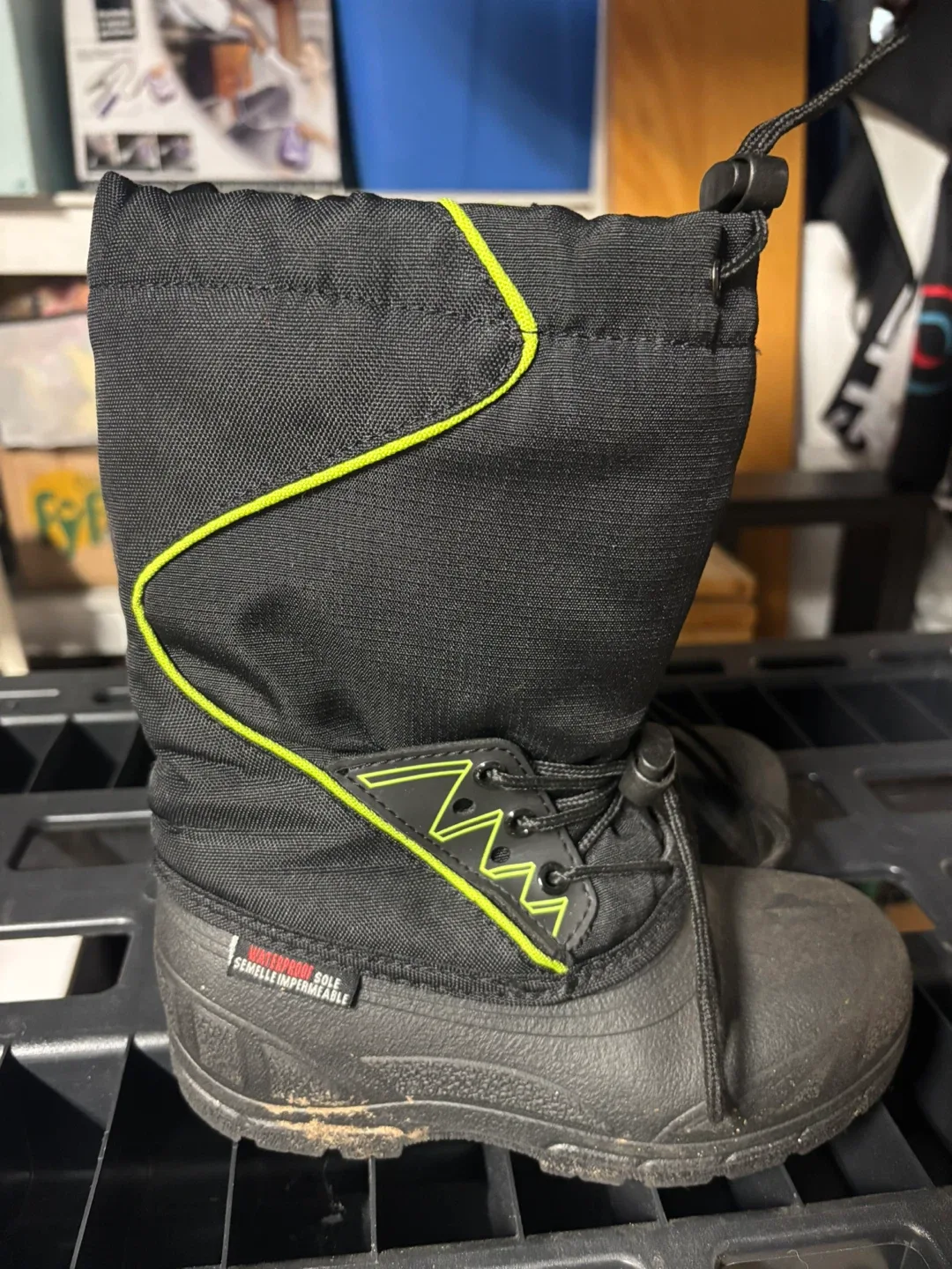 Boys winter boots size 13 image indicator(5)