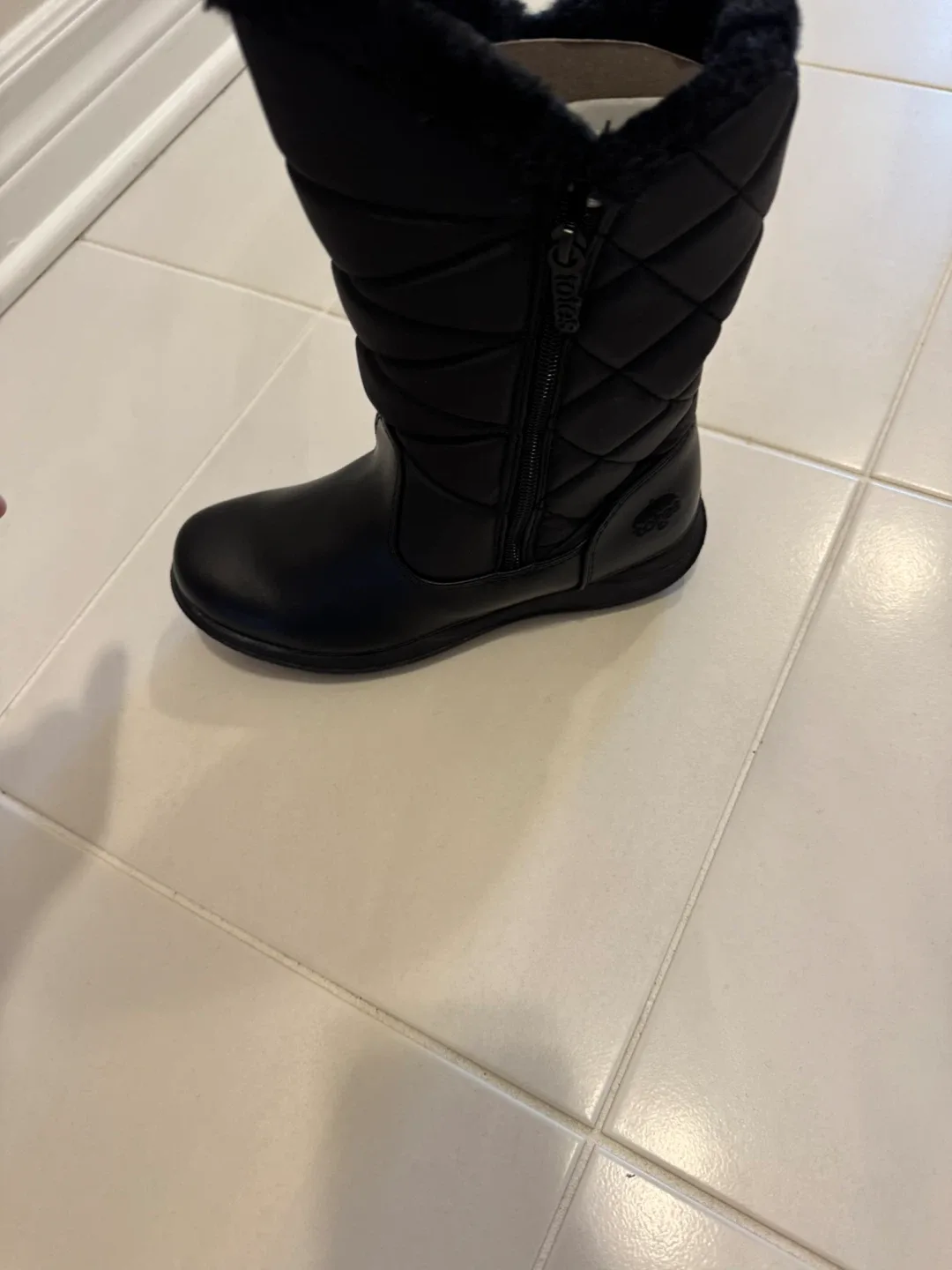 Totes Black Winter Boots image indicator(2)