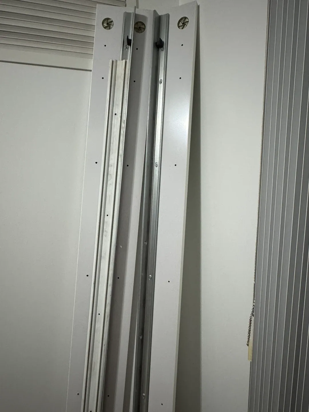 IKEA MALM Queen Bed Frame- White ( no damage no bug) image indicator(4)