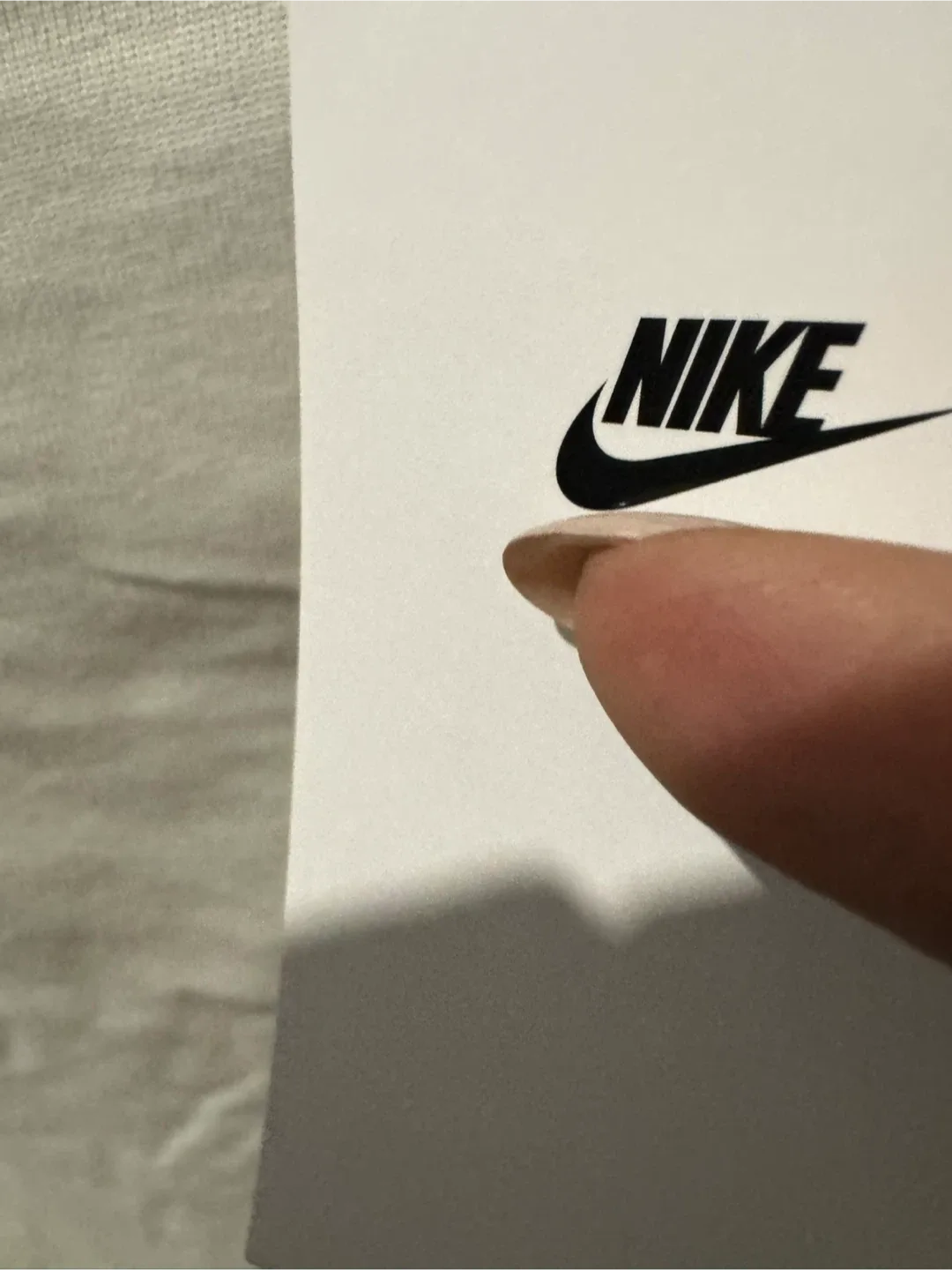 New Nike The Nike Tee - Women's - Size M image indicator(5)