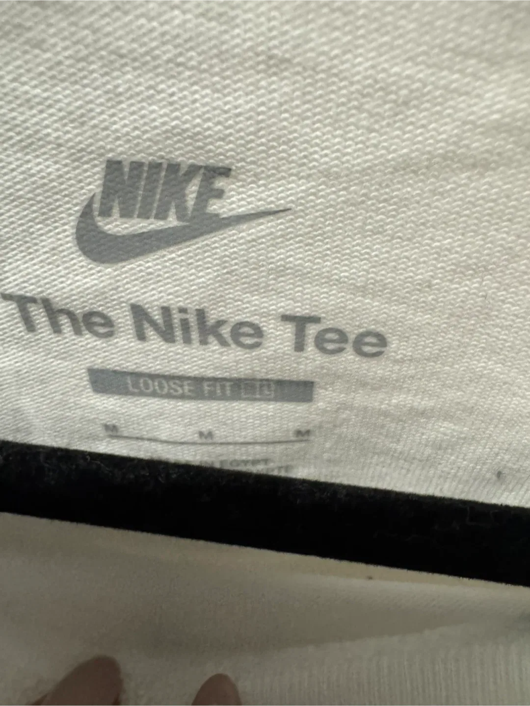 New Nike The Nike Tee - Women's - Size M image indicator(2)