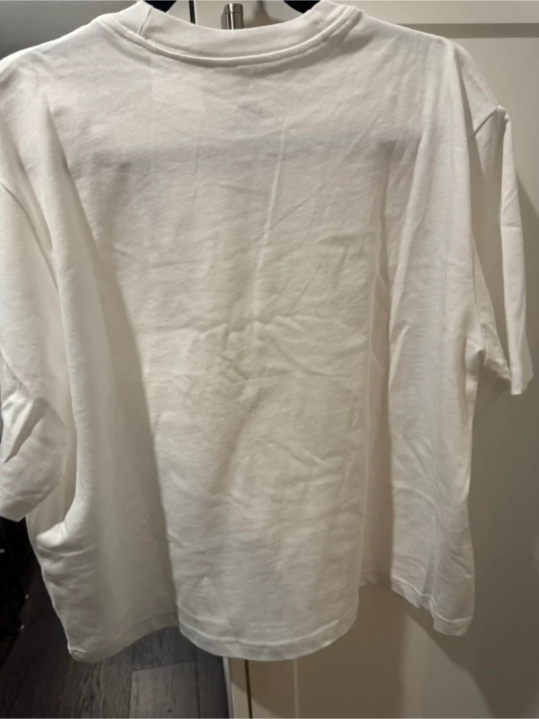 New Nike The Nike Tee - Women's - Size M image indicator(3)