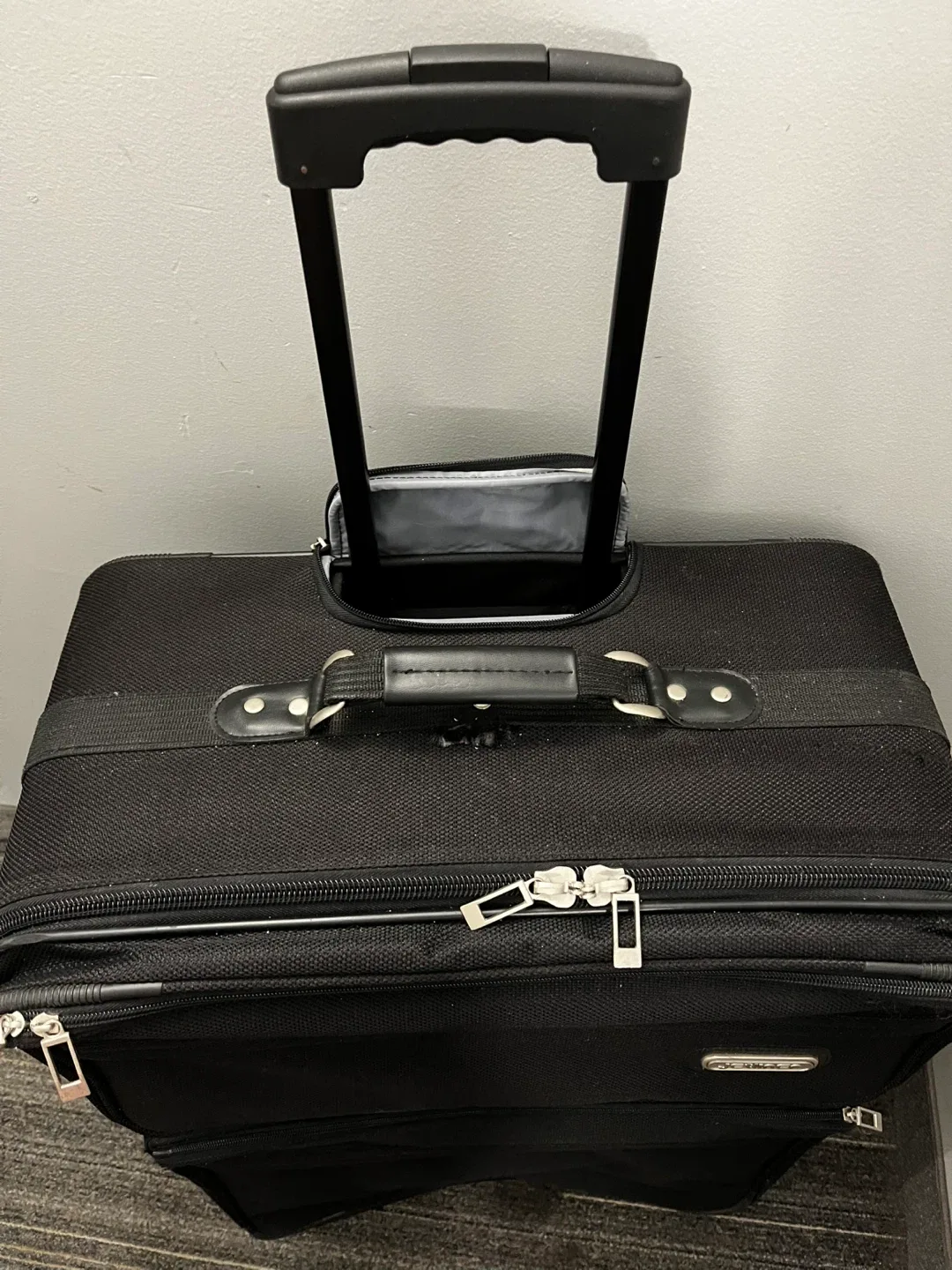 Jetliner Big Wheeled Suitcase 31” image indicator(7)