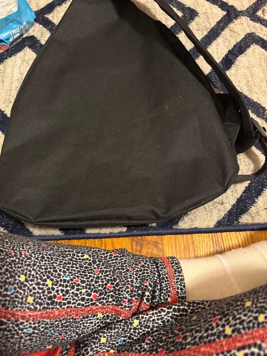 Quw'utsun Syuw'entst Lelum Black Sling Bag image indicator(2)