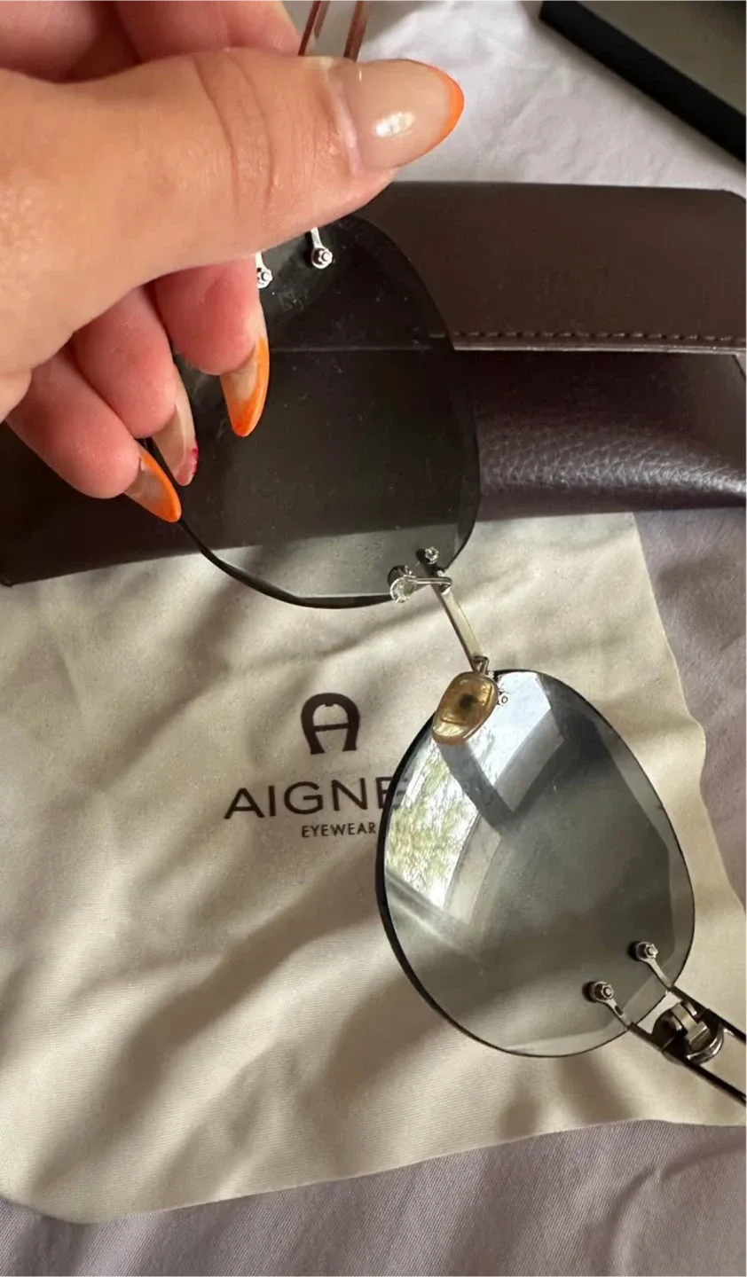 Aigner Eyewear Sunglasses Mod.35043 Col.200 image indicator(2)