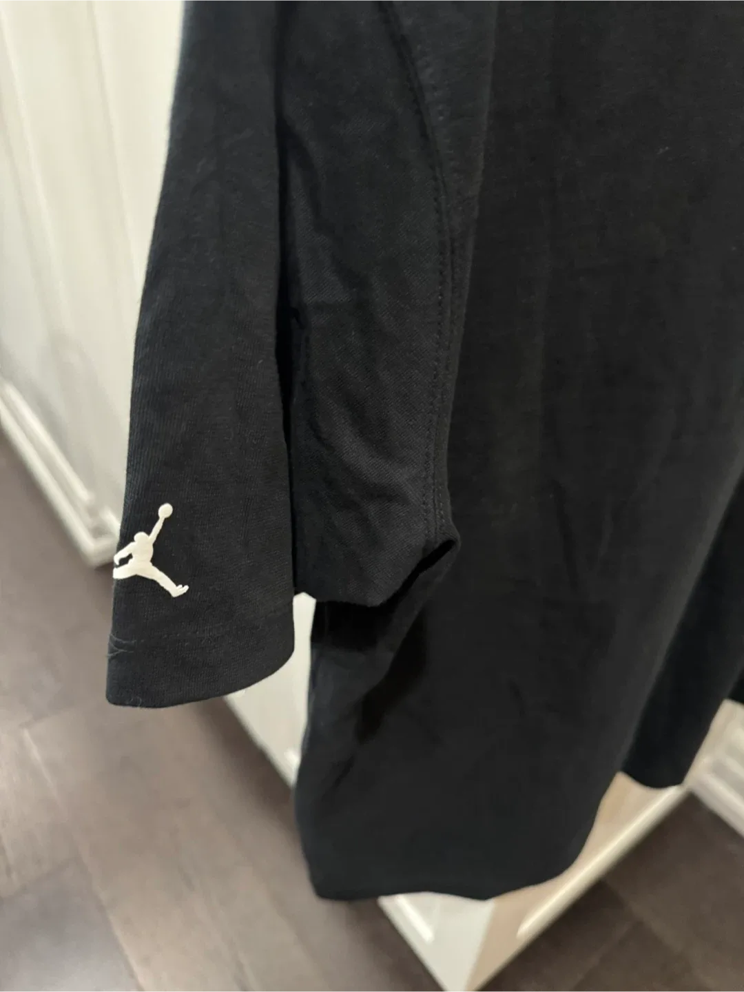 Jordan Women's T-Shirt - Size M image indicator(3)