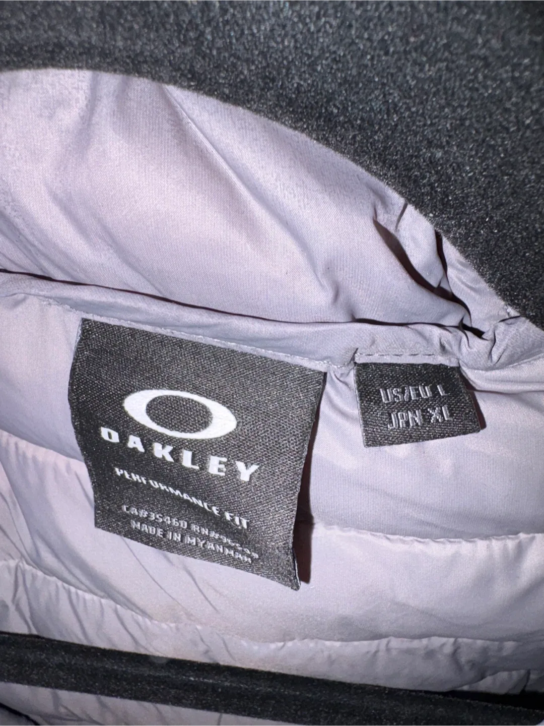 Oakley Puffer Jacket - Size Large image indicator(2)