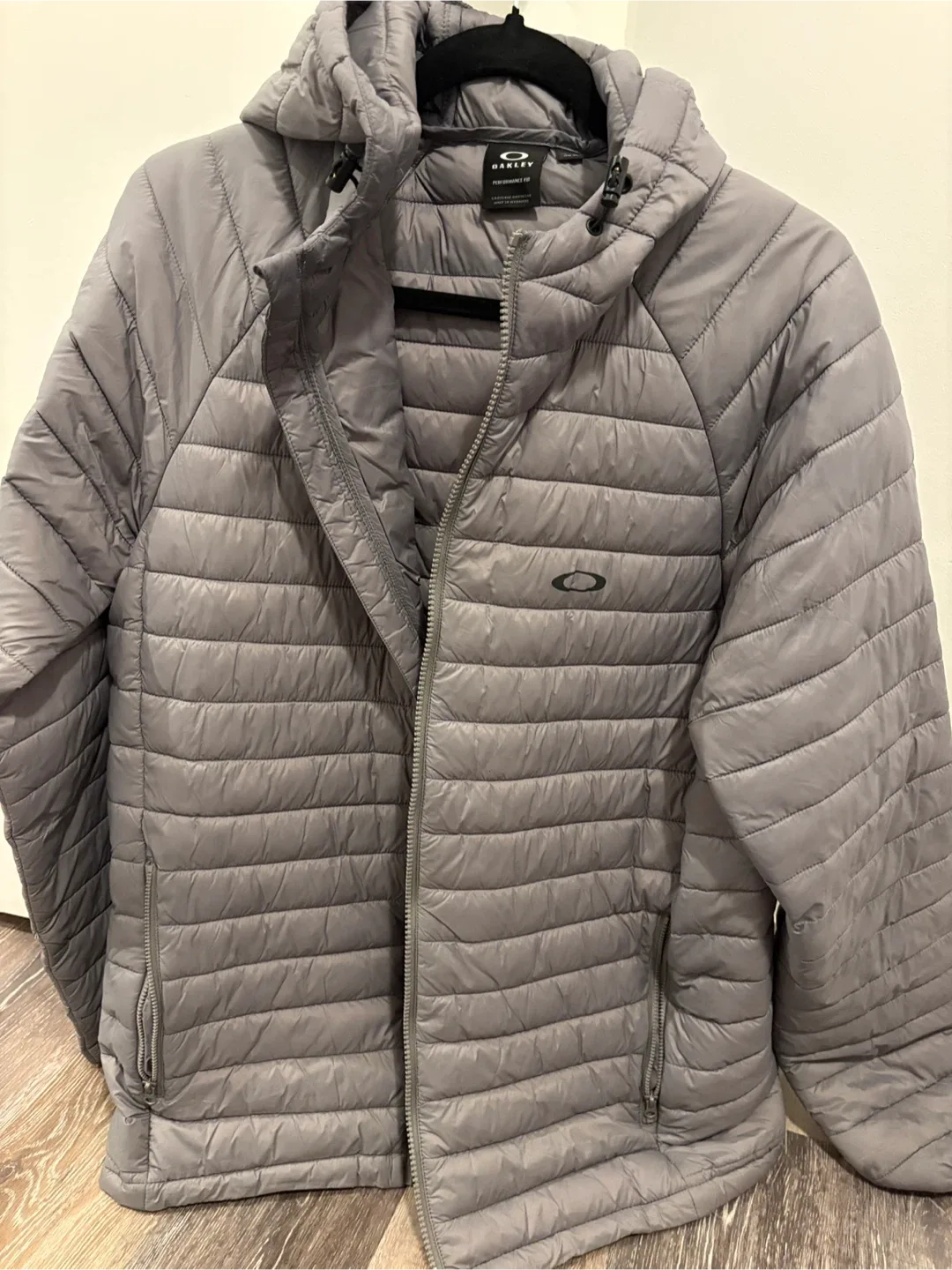 Oakley Puffer Jacket - Size Large