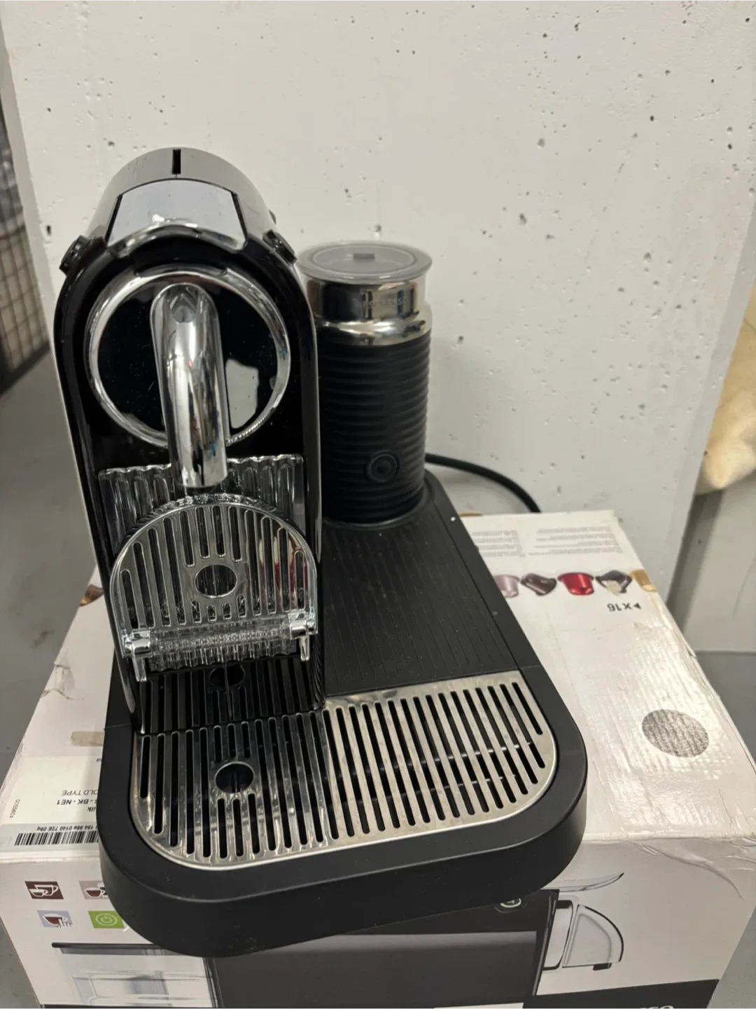 Nespresso Citiz Espresso Machine with Milk Frother