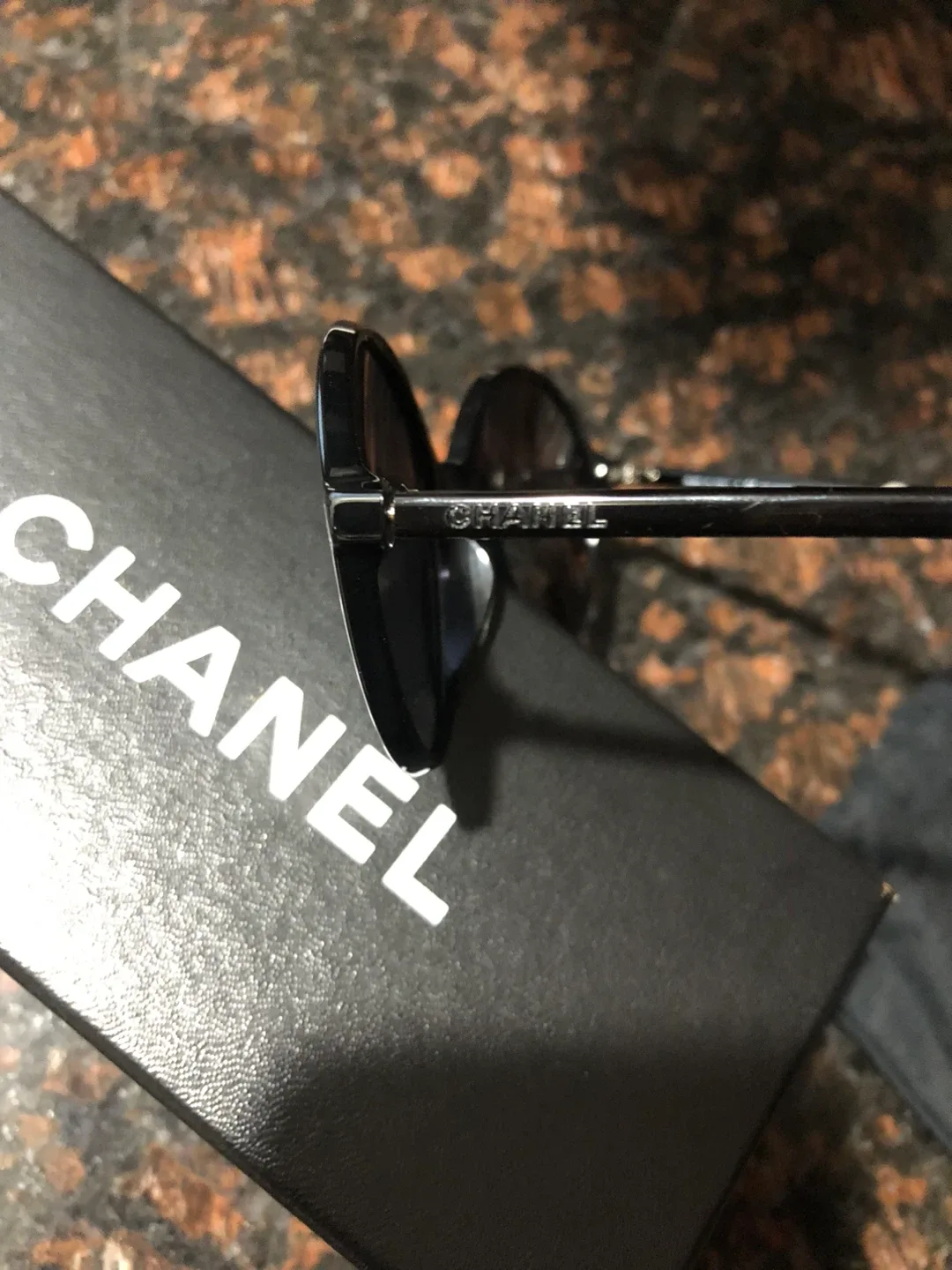 CHANEL sunglasses image indicator(4)
