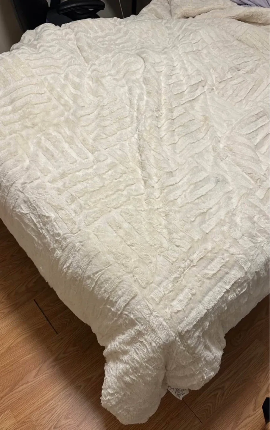 Cozy White Textured Blanket - Queen Size
