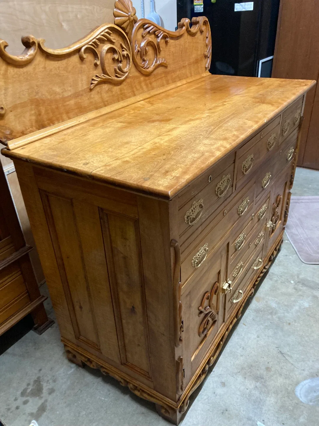 Antique Oak Buffet with Ornate Carvings image indicator(4)