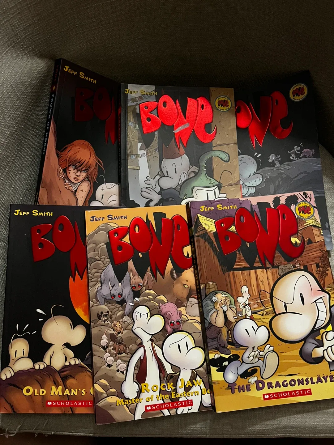 Bone Graphic Novel Series by Jeff Smith image indicator(2)