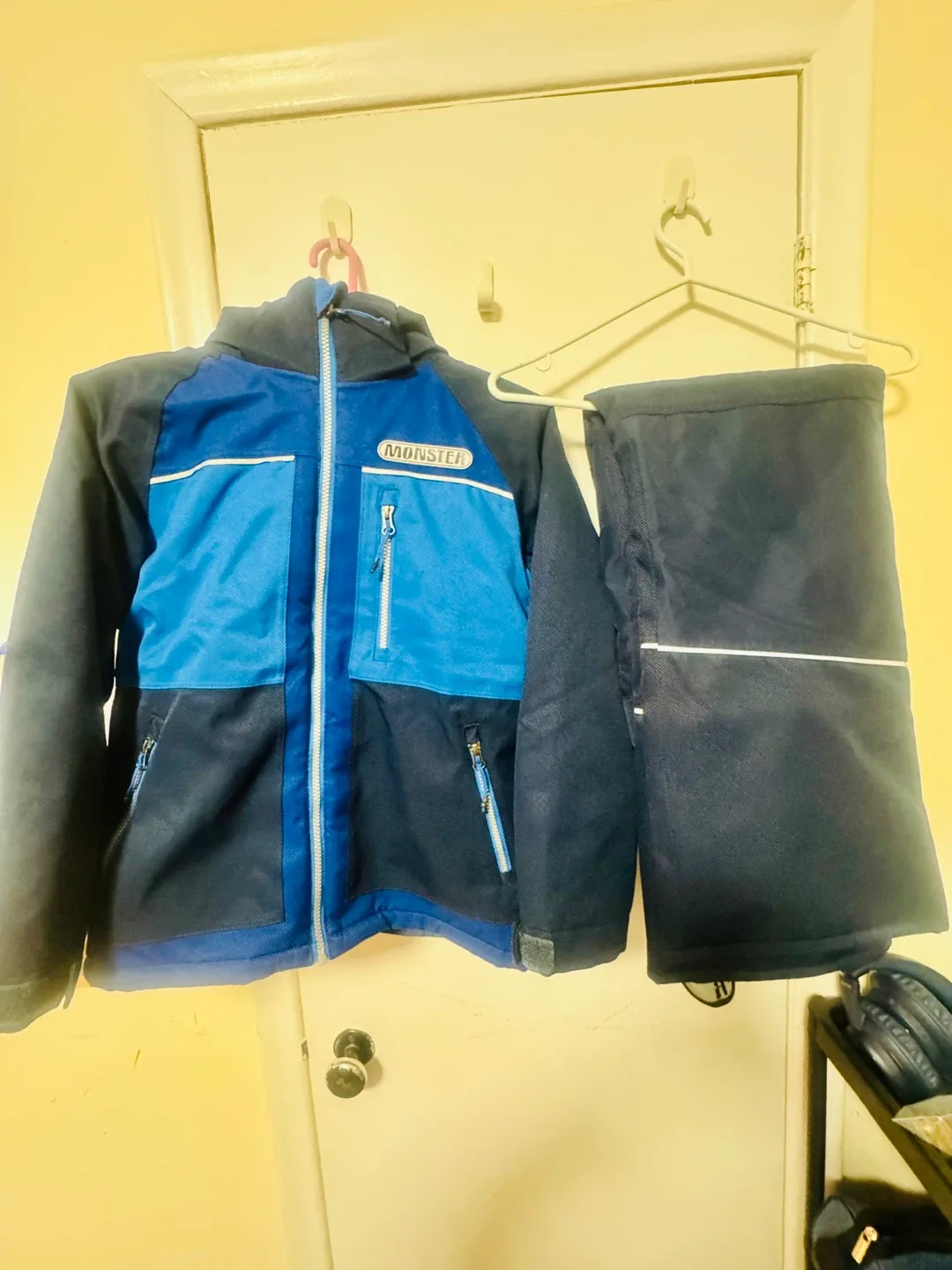 Monster Kids Snowsuit - Size 10 image indicator(6)