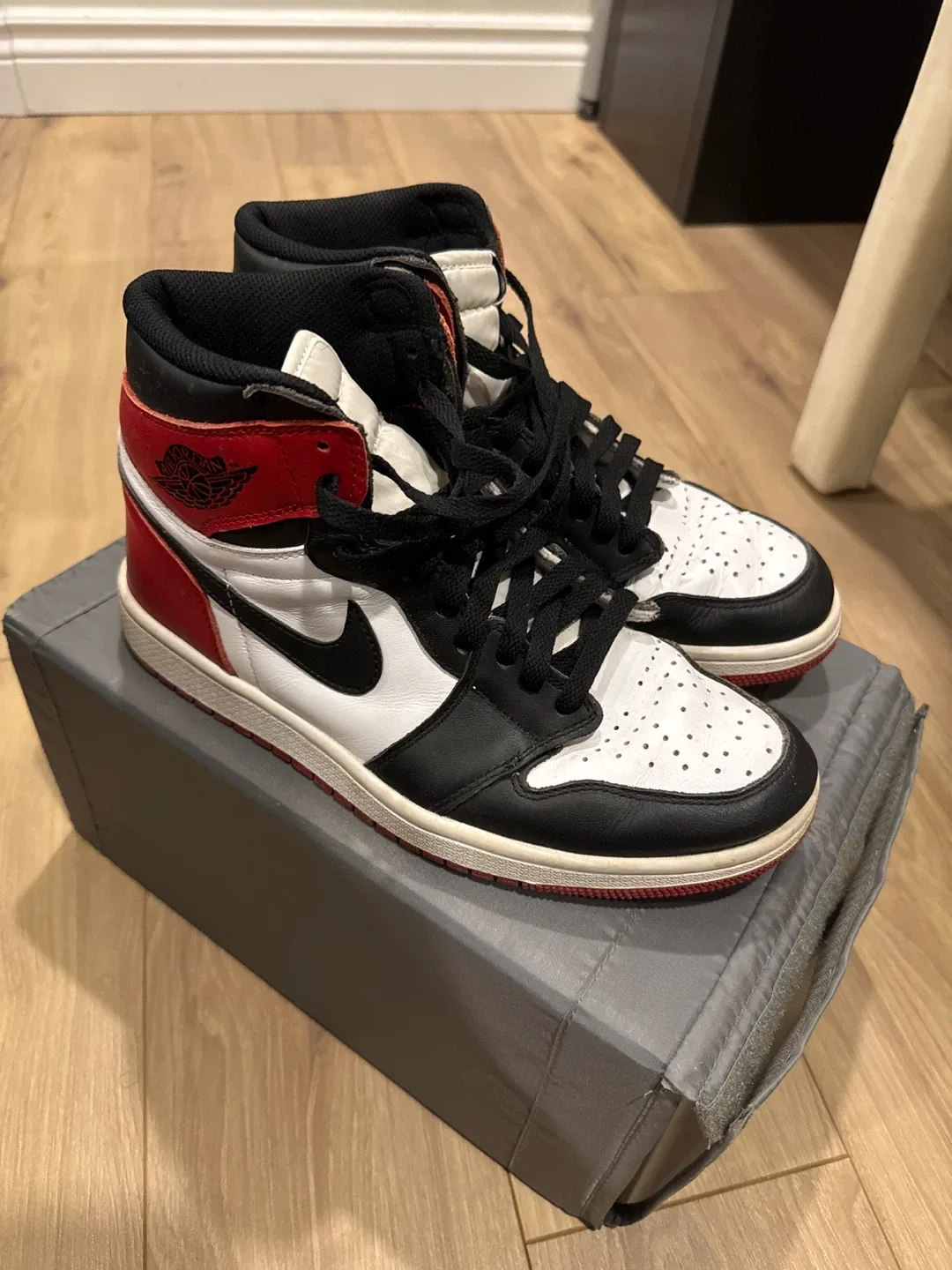 Nike Air Jordan 1 Retro High Black Toe, Size 9