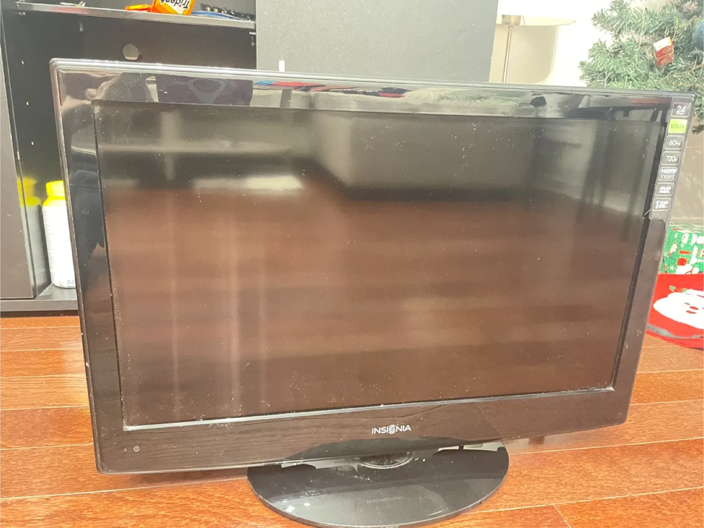 Insignia 24" TV/ Monitor & built in DVD Player