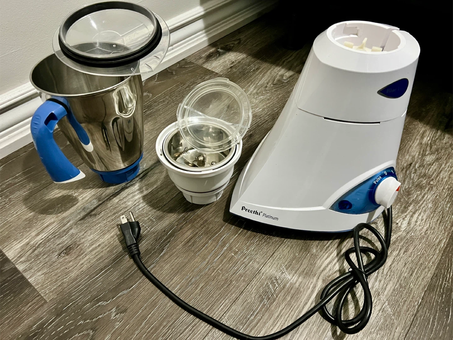 Mixer Grinder - Preethi Brand - photo 2