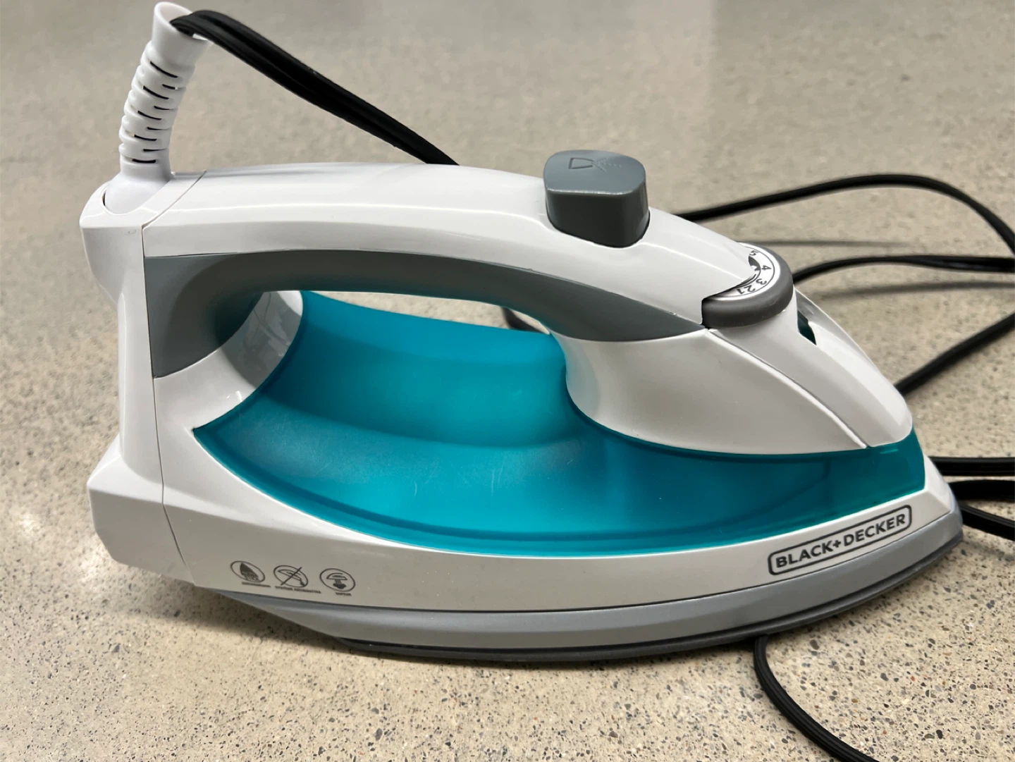Iron Box - Black Decker