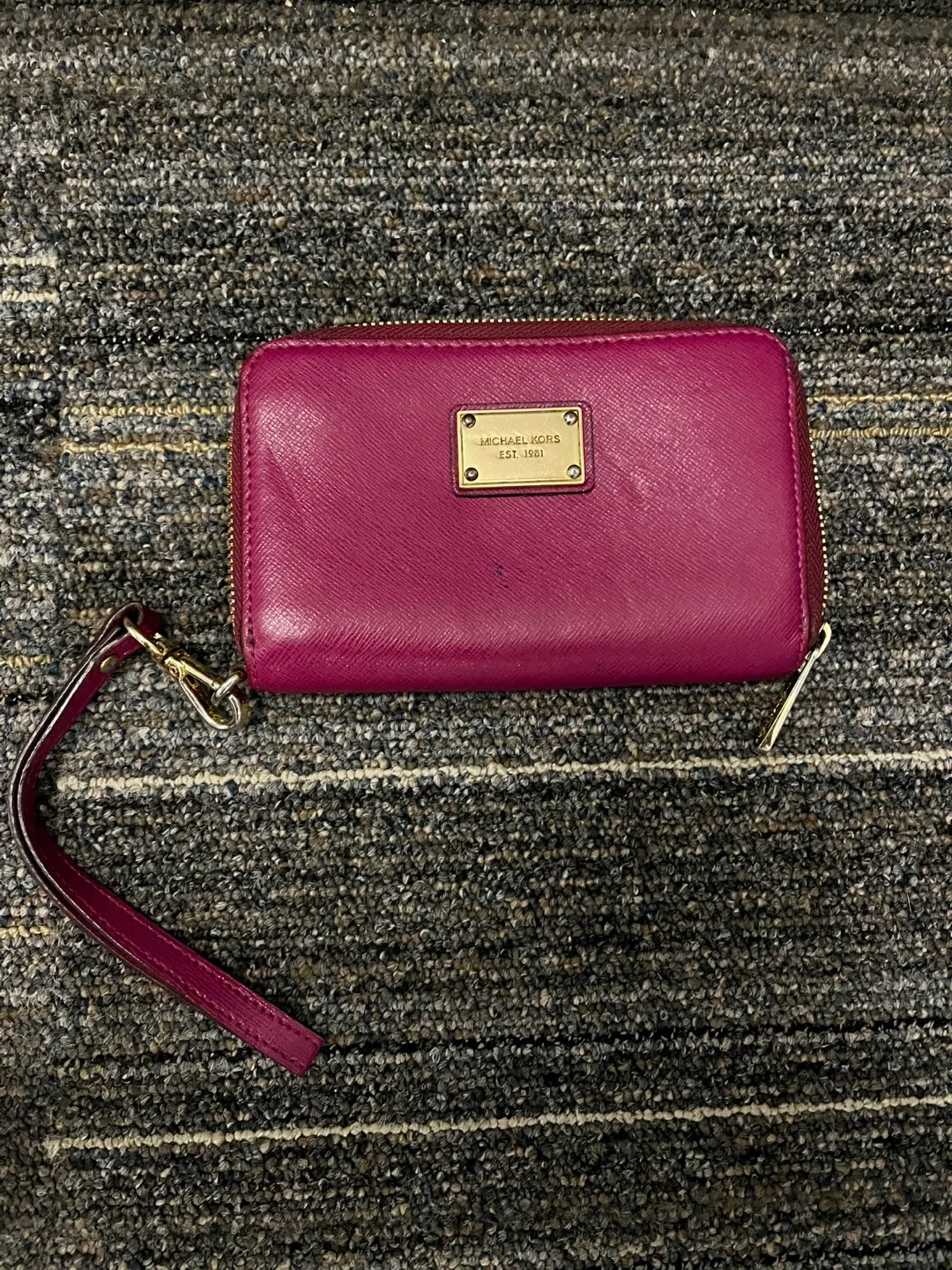 Michael Kors Small Zip Around Wallet