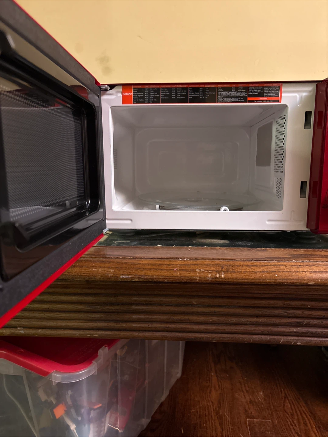 Galanz Retro Red Microwave Oven - photo 2