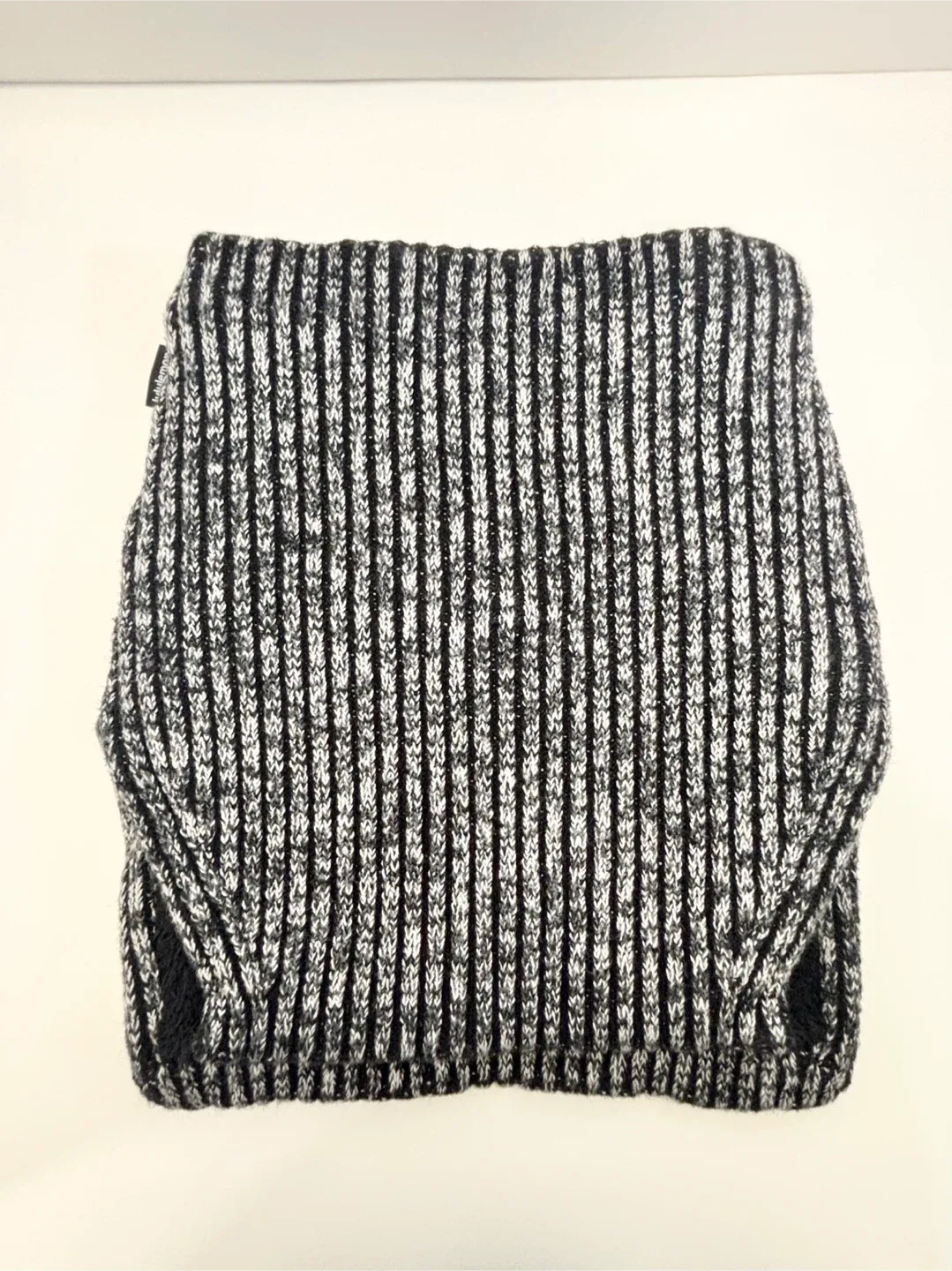 Lululemon Neck Warmer Scarf Black and White Knit image indicator(2)