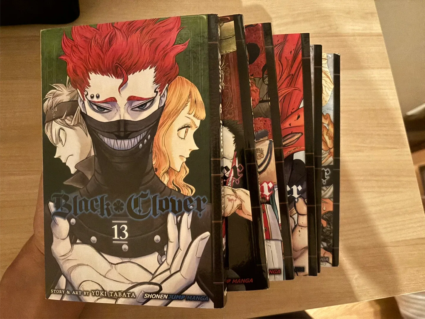 Black Clover & Chainsaw Man Manga Collection image indicator(4)