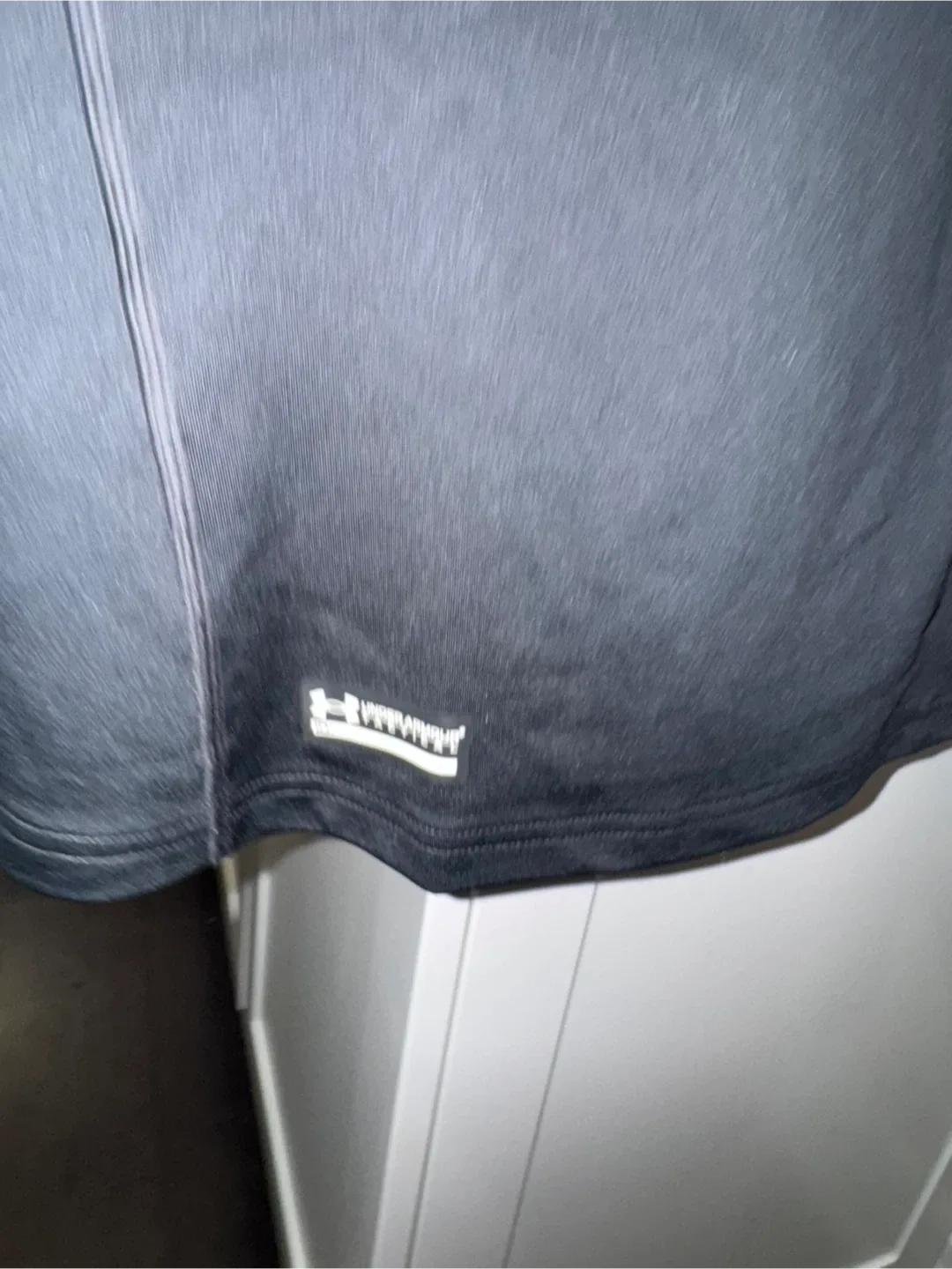 Woman’s Under Armour Fitted ColdGear Top - XL image indicator(3)