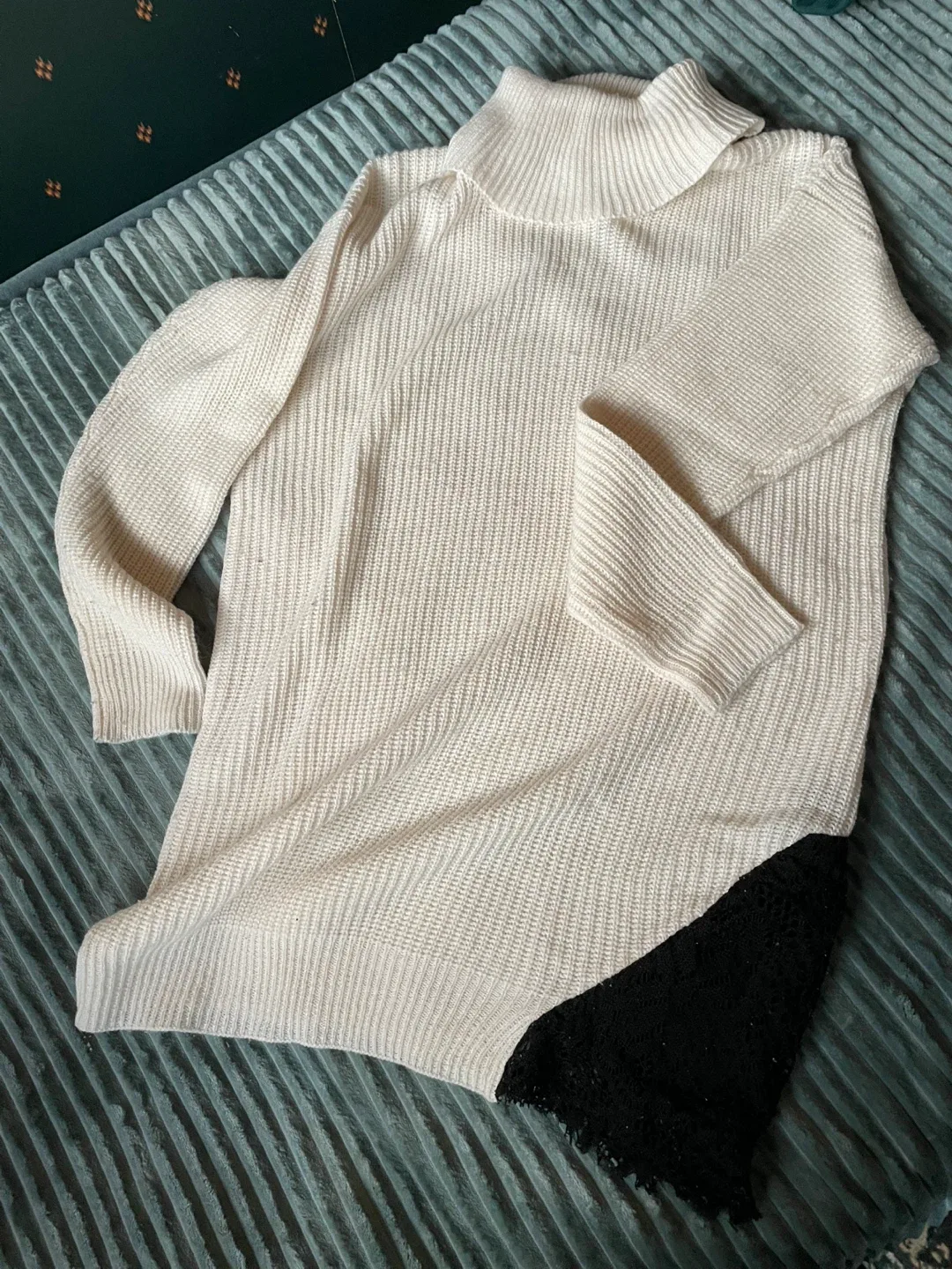 Evelyn Taylor Cream Sweater - Size M