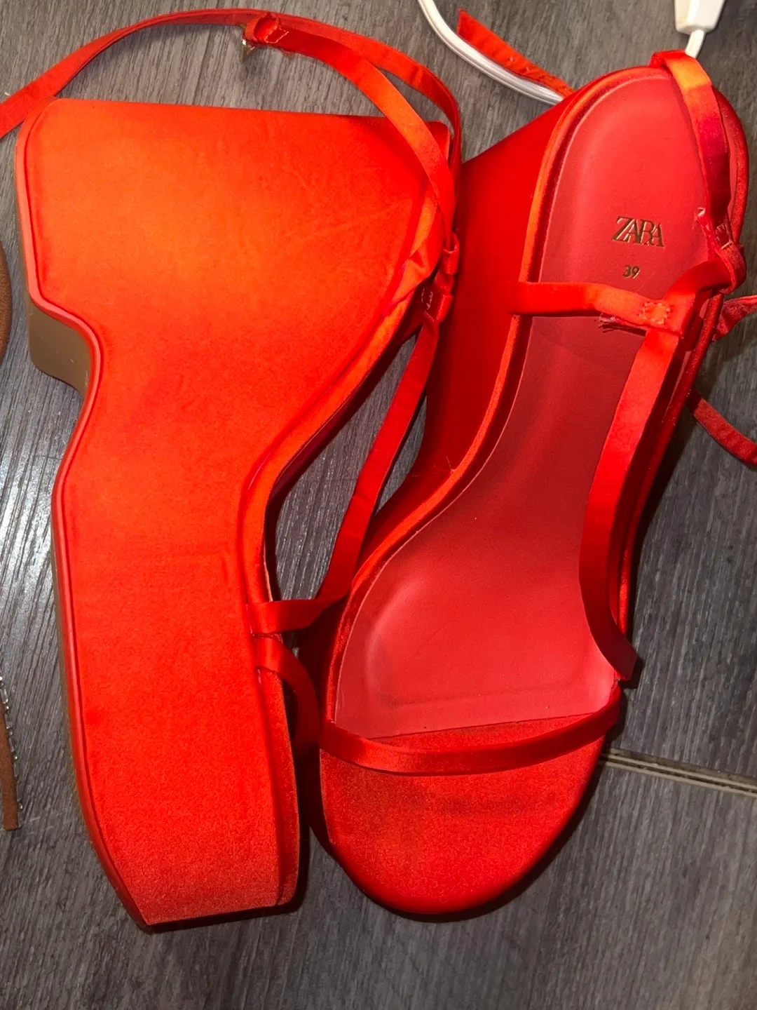 Zara Red Heels - Size 39 image indicator(2)