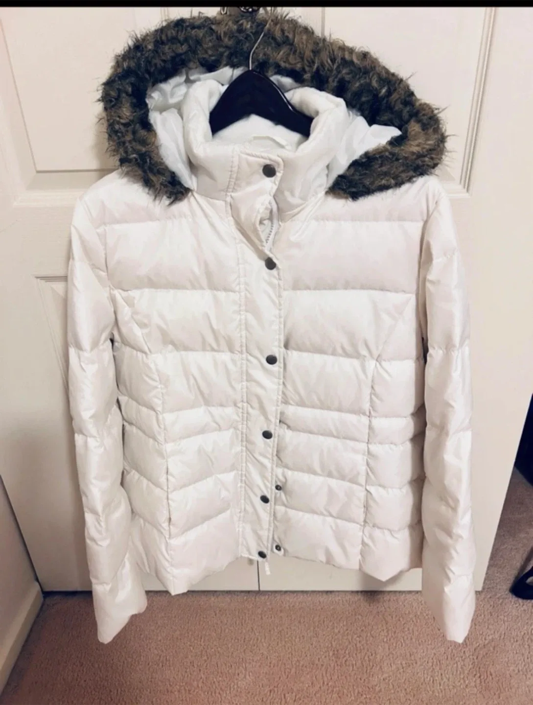 Brand new DOWN FILLED White Puffer Jacket with Hood