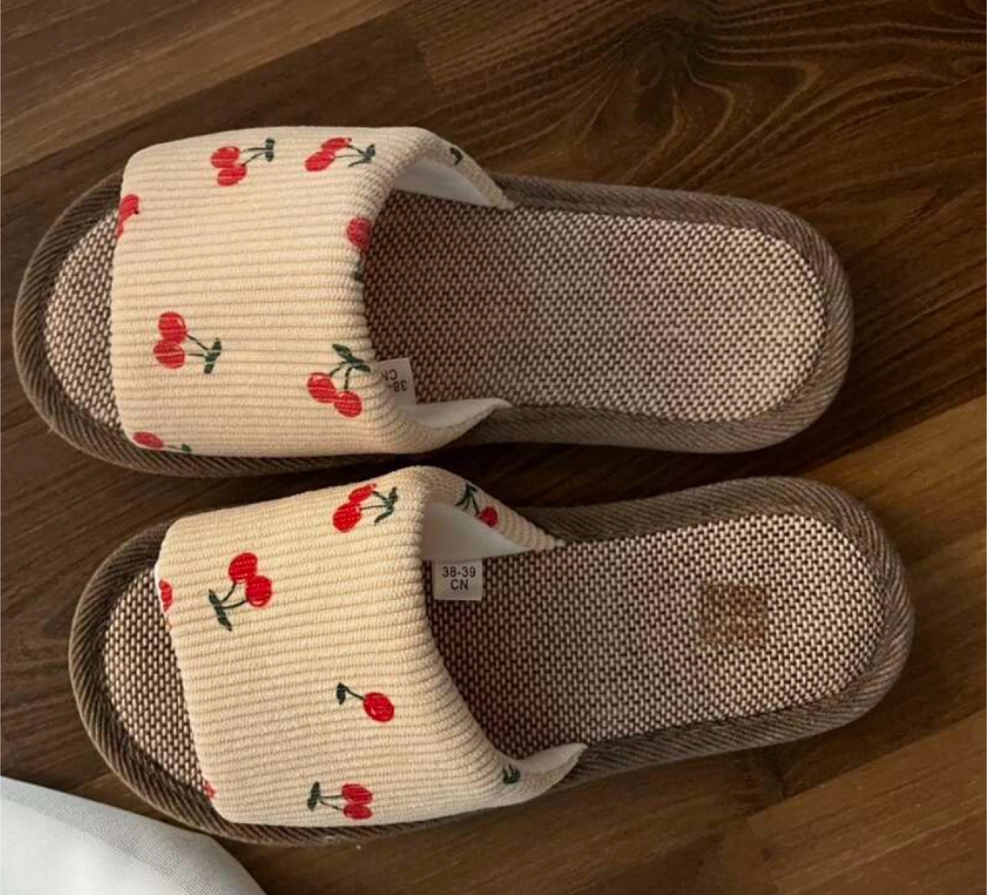Slippers - Size 38-39