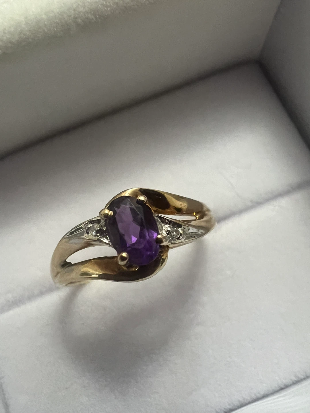 10 k Gold Ring with Amethyst and 2 Diamonds - photo 2