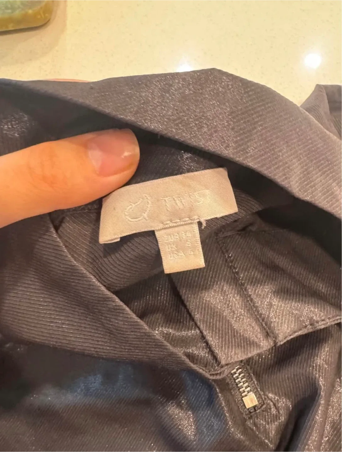 Twist Black Pullover - Size S image indicator(2)