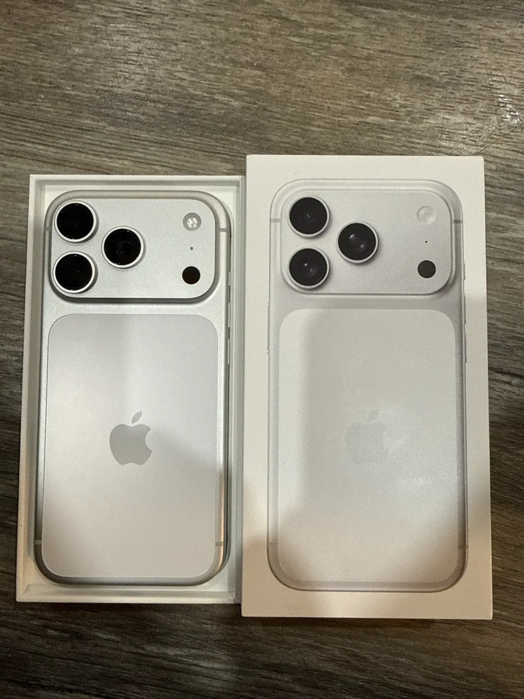 Apple iPhone 17 Pro 256 brand new open box unlocked image indicator(2)