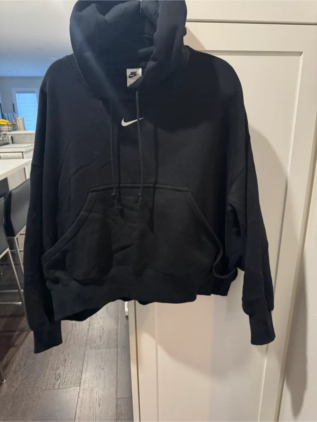 Nike Woman’s Oversized Black Hoodie - Size M image indicator(2)