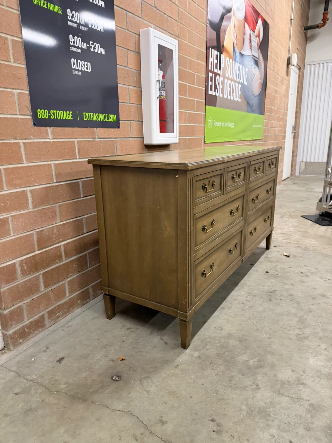 Vintage 8-Drawer Dresser - photo 5