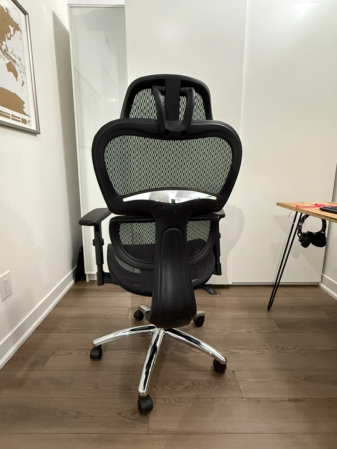 Ergonomic Mesh Office Chair - Black - photo 3