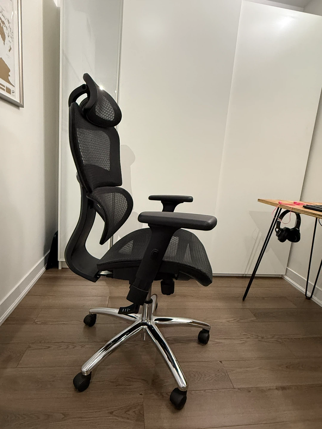 Ergonomic Mesh Office Chair - Black - photo 2