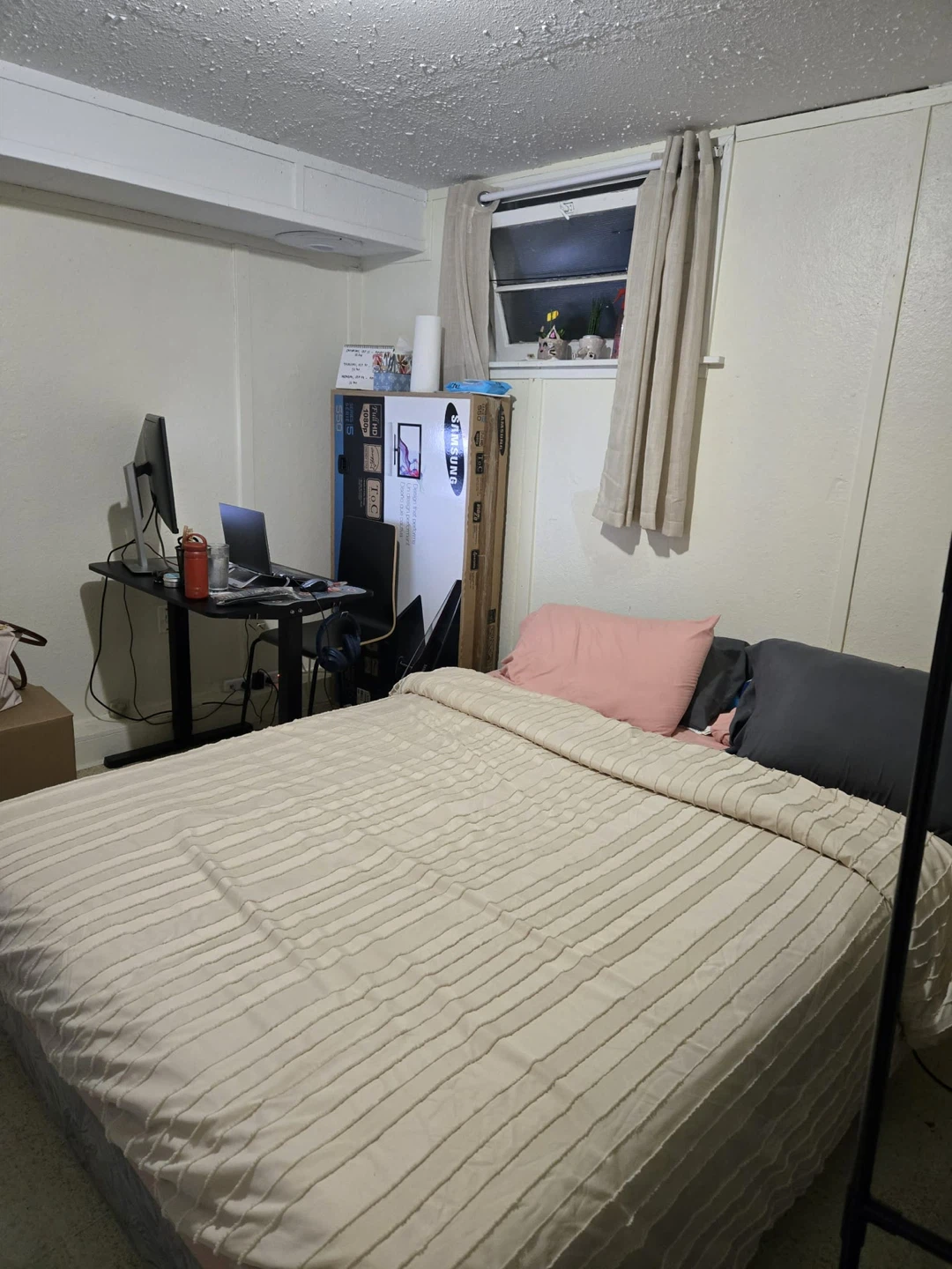 Room for rent Kerrisdale area - photo 3