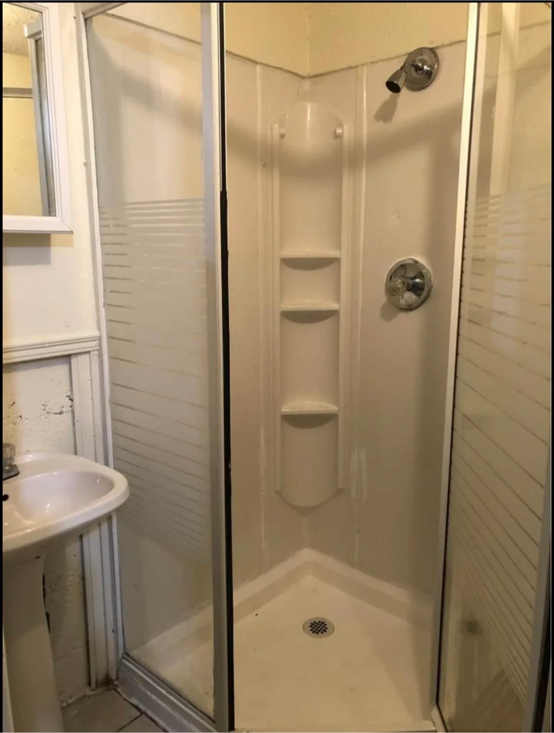 Room for rent Kerrisdale area image indicator(10)